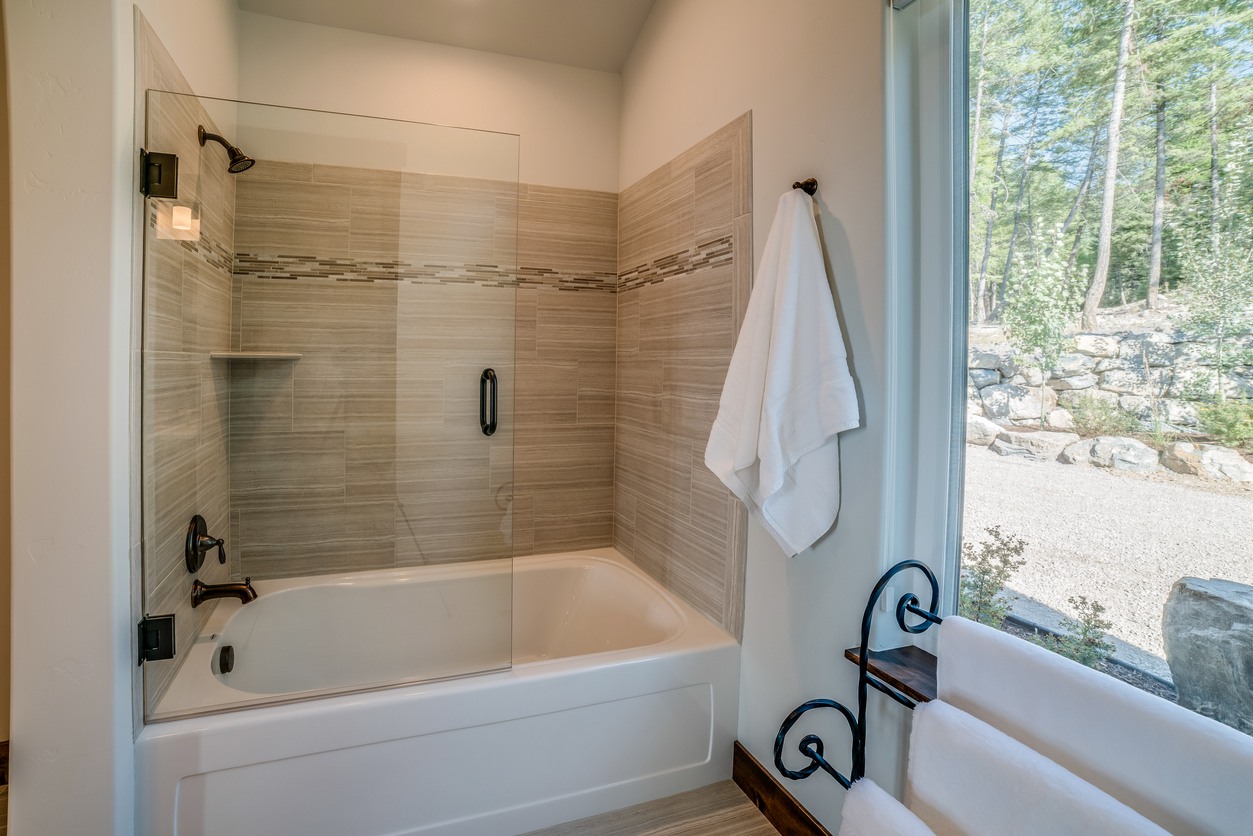 Shower & Tub Repair in Anacua